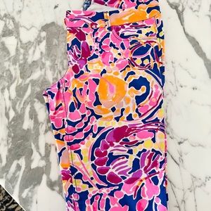 Lilly Pulitzer lobster printed straight leg pant - size 4